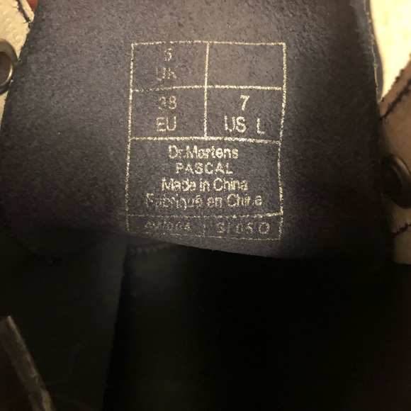 Dr. Martens Willow Cristal Suede - Picture 8 of 8